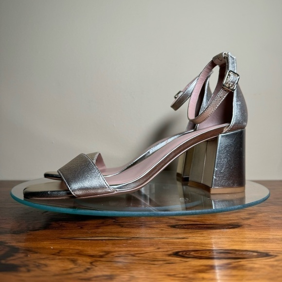 Nordstrom gold metallic Sandals - size 7 - Picture 1 of 11